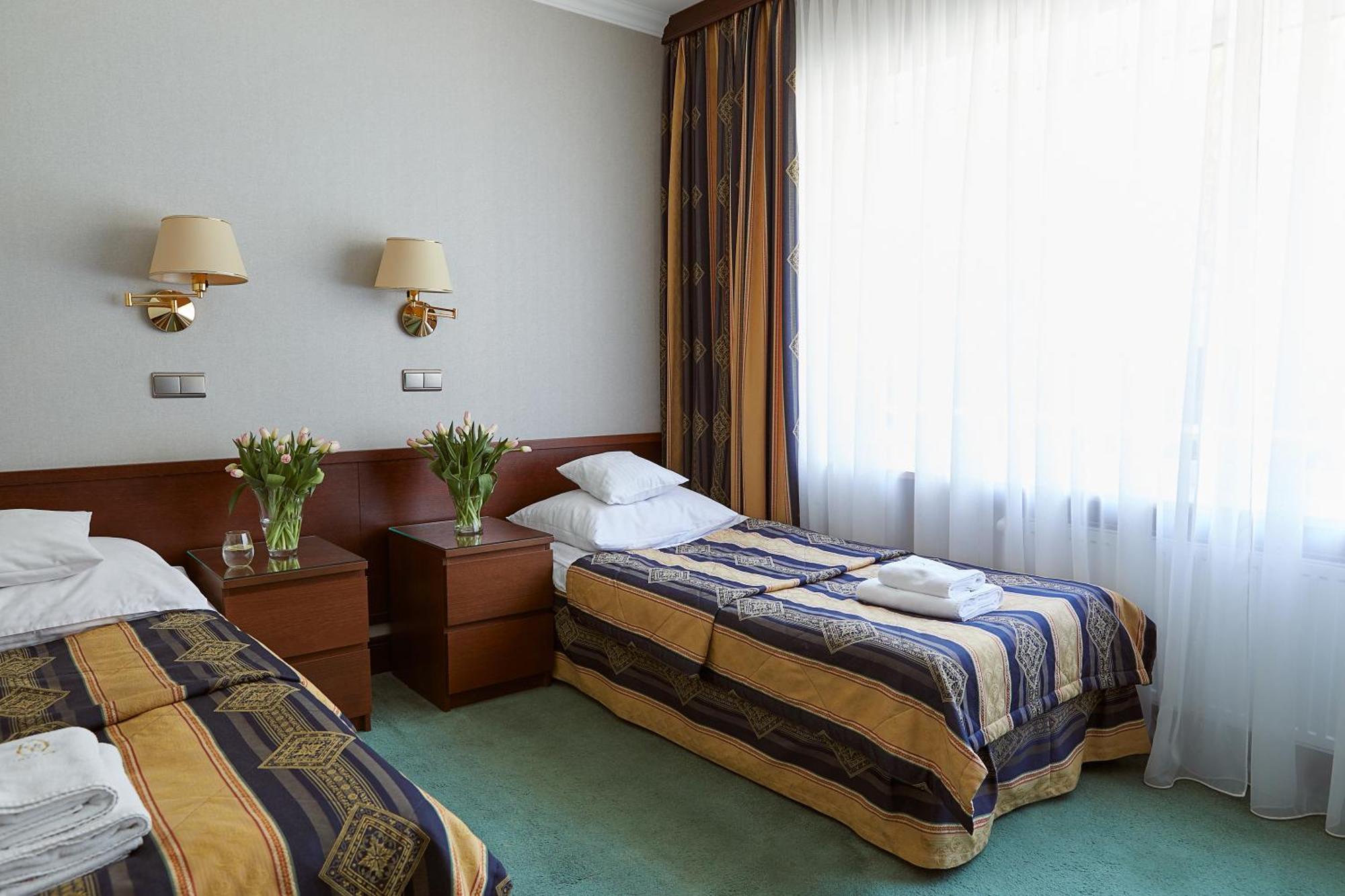 Premium Twin Room,1555292530:JPEG